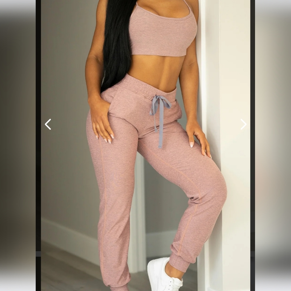 Bombshell sportswear Jogger and bra set